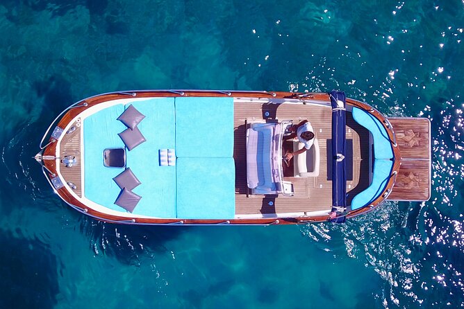 Private boat trip to Capri - Cave of the Coral and the Natural Arch from the sea