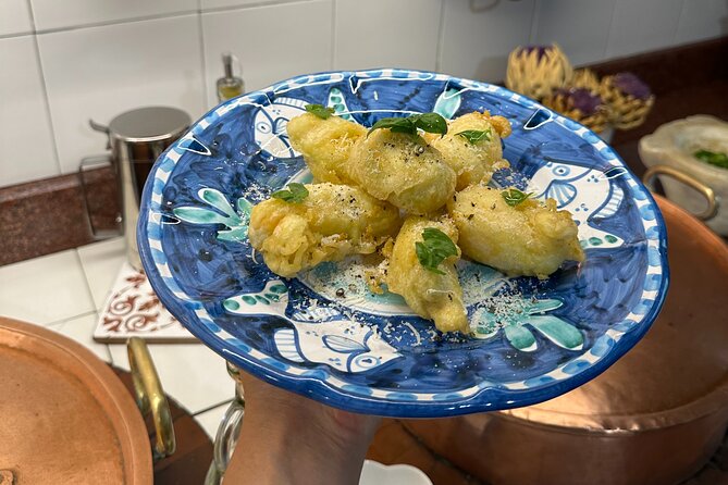 Private cooking class with a view of Sorrento - Fresh pasta technique in a real family kitchen with copper pots