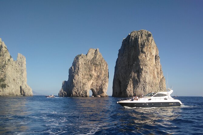 Private Cruise around Capri - yacht 50' - Snorkeling and swim breaks, plus the Tiberius Jump point