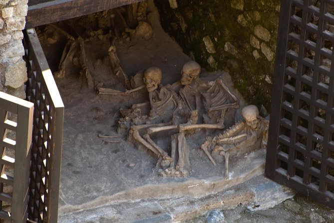 Private Day Tour to Vesuvius, Herculaneum & Pompeii with Pick Up - Herculaneum’s “Smaller Town” Advantage: Better Preserved in Less Space
