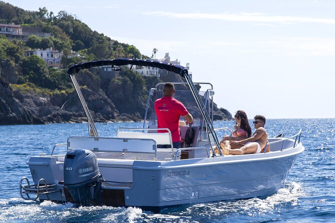 Private excursion to the island of Ischia by Conero 6.6m boat - Private Conero 6.6m Boat: the feel of the day