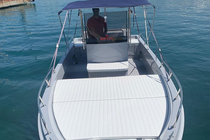 Private excursion to the island of Ischia by Conero 6.6m boat - Where you meet and how pickup actually works