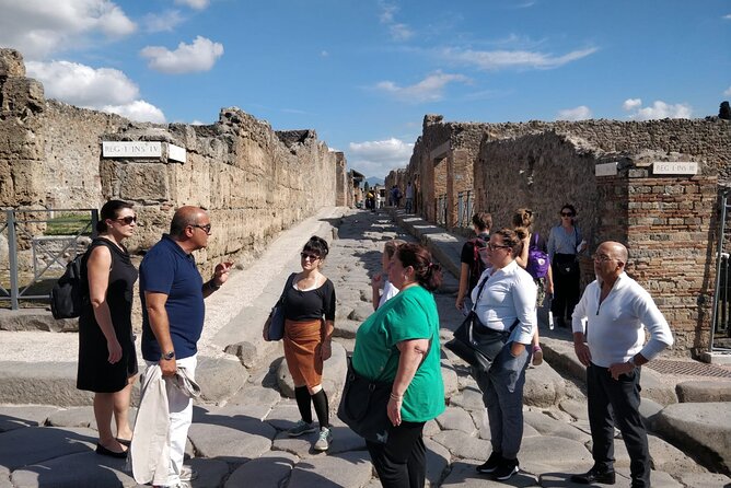 Private guided tour Of Pompei - Starting in Pompeii: The Meeting Point That Makes Sense
