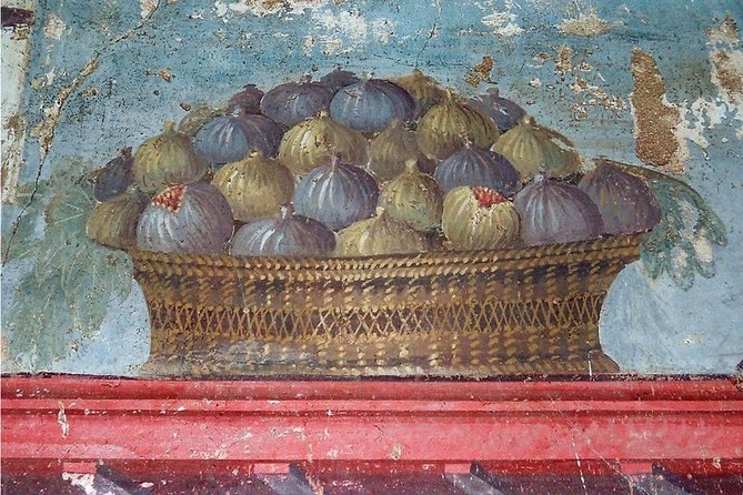 Private Guided Tour of Pompeii and Herculaneum - The included train ride between cities, saving you from time traps
