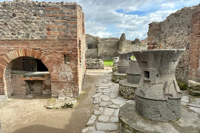 Private Guided Tour of Pompeii Excavations - Language and tickets: English, mobile ticket, and what to bring