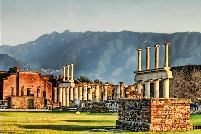Private Guided Tour of Pompeii. Sunset Tour - Temple time: Apollo, Venus, and Jupiter’s Forum temple