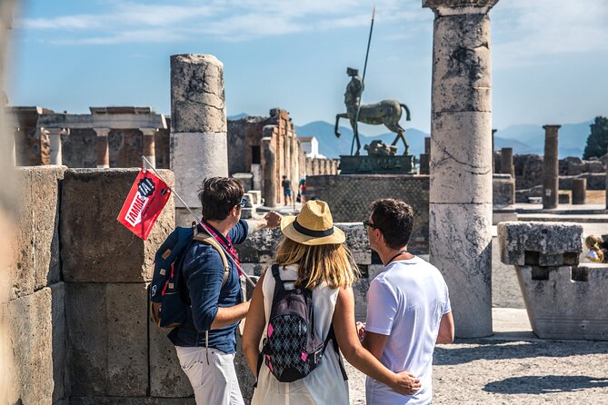Private Pompeii Tour with Guide & Transfer included from Sorrento - Via delle Ville and Casa del Fauno: From City Life Toward Wealth