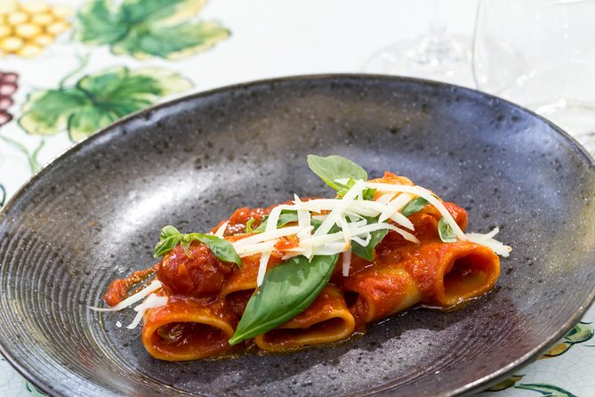 Private Pompeii Tour with Organic Wine Tasting & Lunch - Pacing and practical tips for a hot Pompeii morning