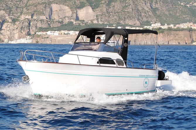 Private Scenic Boat Tour from Sorrento to Positano and Amalfi - Li Galli islands: the 20-minute stop that’s all about water
