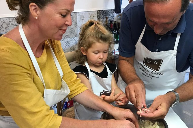 Private / Small Group at "Quanto Basta" School in Sorrento center - Wine, Prosecco, and Cheese: Why the Tasting Part Is More Than Extra