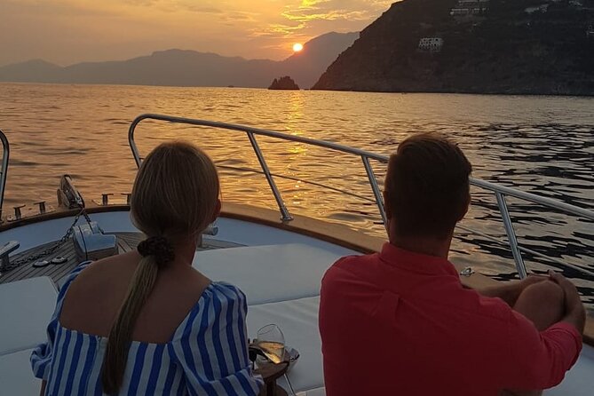 Private Sunset Cruise with Prosecco Onboard - Private Boat Cruising: Seeing Positano from the Water