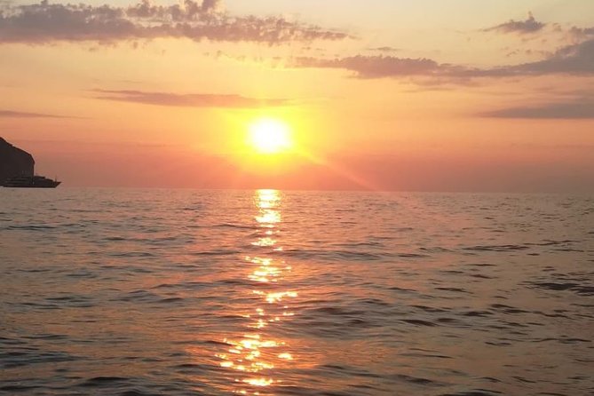 Private Sunset Cruise with Prosecco Onboard - The Aperitif Plan: Prosecco, Snacks, and Homemade Limoncello