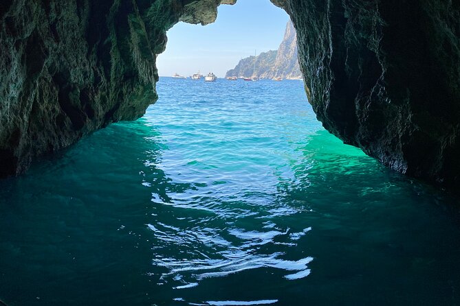 Private Tour of the Island of Capri by Boat and Visit to the Caves - Key things to know before you go
