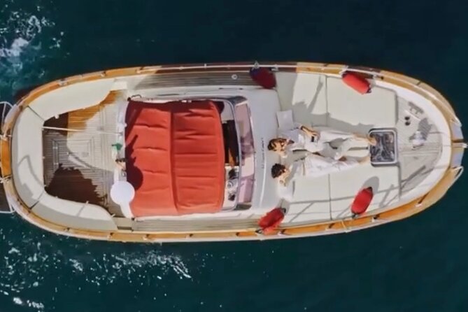 Private Tour of the Island of Capri by Boat and Visit to the Caves - Stop 4: Grotta Verde swim session with emerald water