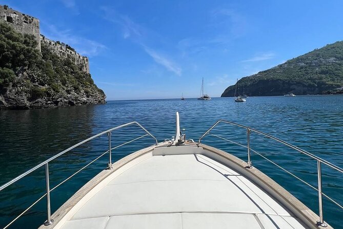 Private tour of the island of Ischia and/or Procida on Gozzo Apreamare - La Scarrupata, snorkels on a hard-to-reach bay