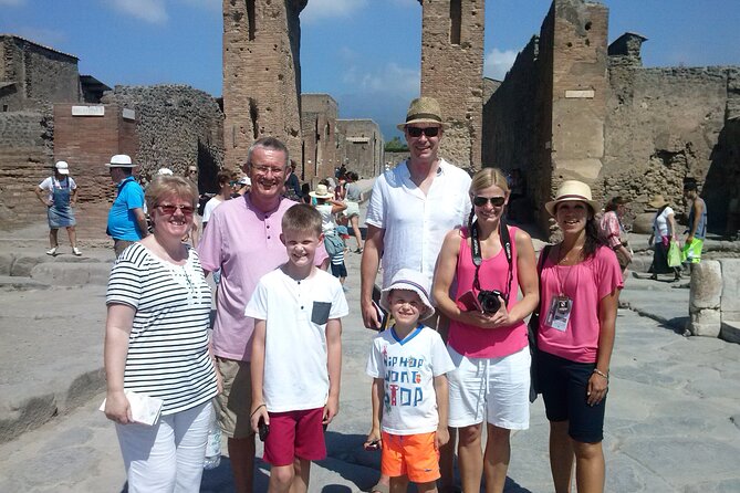 Private tour of the Pompeii excavations - Pompeii made understandable in a private group