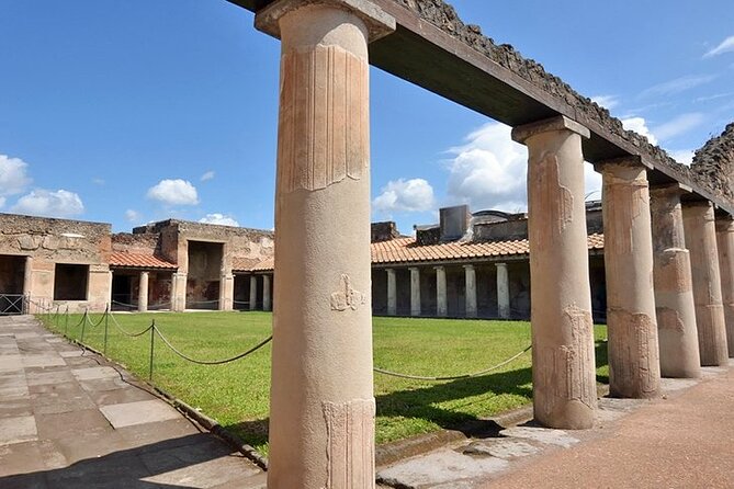 Private Tour with Official Guide through the wonders of Pompeii. - Two temples that frame authority: Jupiter and Apollo