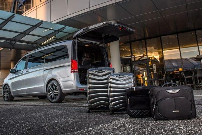 Private transfer Sorrento to Naples Airport OR Naples to Sorrento - Vehicle comfort and included extras that make the ride feel calmer
