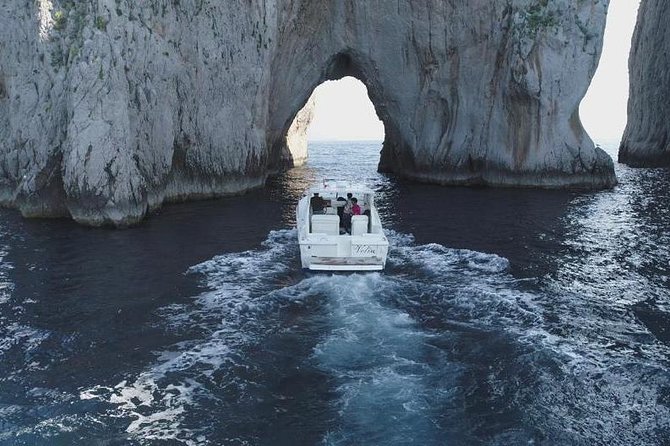 Shared Boat Excursion to Capri from Sorrento - Cruising to Capri: Skirting the Sorrento Peninsula
