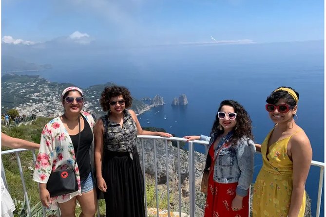 Shared CAPRI Tour - 360° experience by Bus, Boat & Guide - The 1-Hour Boat Ride: Caves, Faraglioni Passing, and a WC on Board