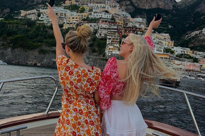 Shared Sunset Cruise from Positano with Drinks & Snacks 1.5-Hour - Drinks, Light Snacks, and the Reality Check on Food