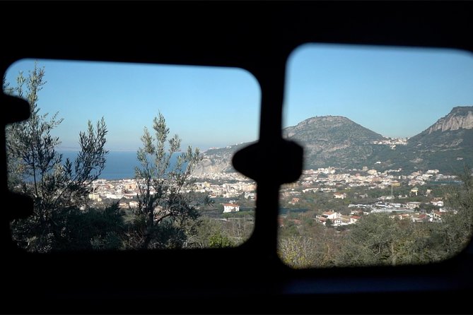 Shared Transfer from Sorrento to Naples Airport - Communication That Helps You Not Get Lost