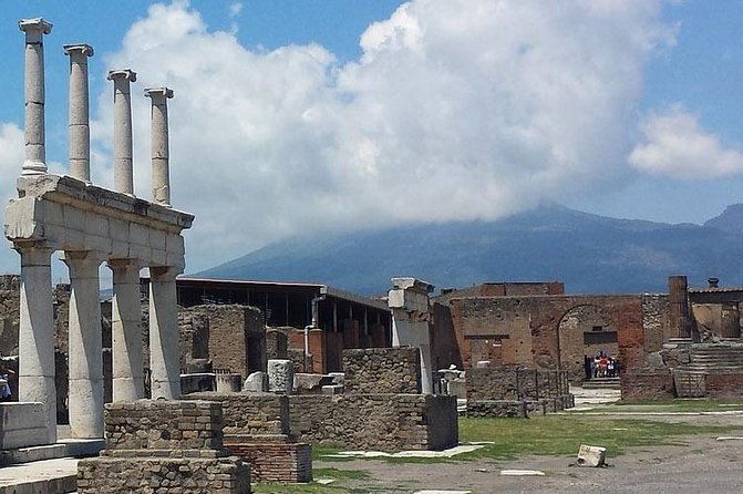 Skip the line Private tour of Pompeii from Sorrento - Casa del Cinghiale and Teatro Grande: art and drama in one sweep