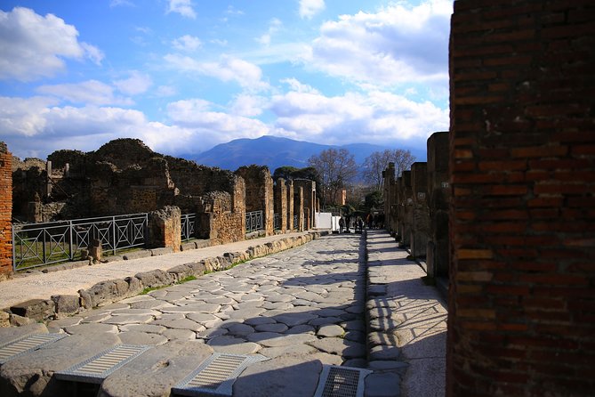 Skip the Line Tour of Pompeii for Kids & Families - Where You Meet at Hotel Vittoria, and Why It Helps