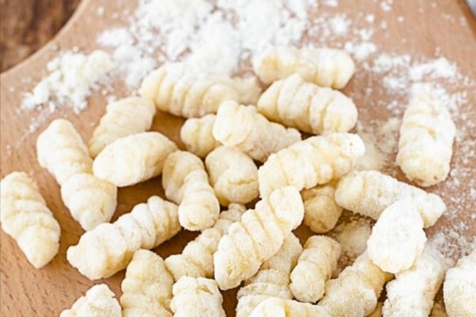 Small-Group Cooking Class in Positano: Gnocchi, Tiramisù & Drinks - The host style: family warmth, real instruction, and hands-on work