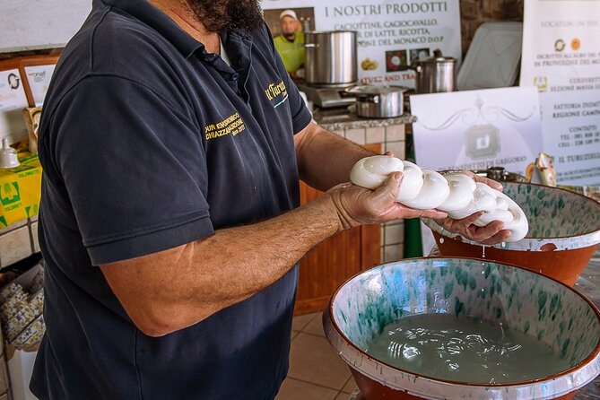 Sorrento Ape Tour, Lemon Garden, Mozzarella Show & Pizza Class - The Ape Calessino ride: why it is more than transportation