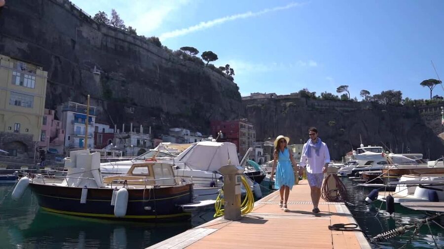 Sorrento: Art & Food Tour with Tastings - Windmills, crypt secrets, and the craft demonstration stop
