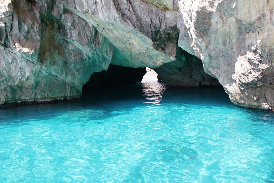 Sorrento: Capri and Blue Grotto Boat Cruise with Drinks - Practical logistics you should know before you go