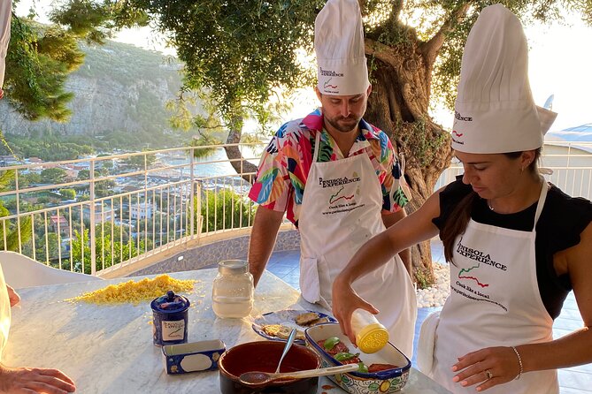 Sorrento: Cook Like a Local with a Stunning Sea View - The group size: friendly social, but not private