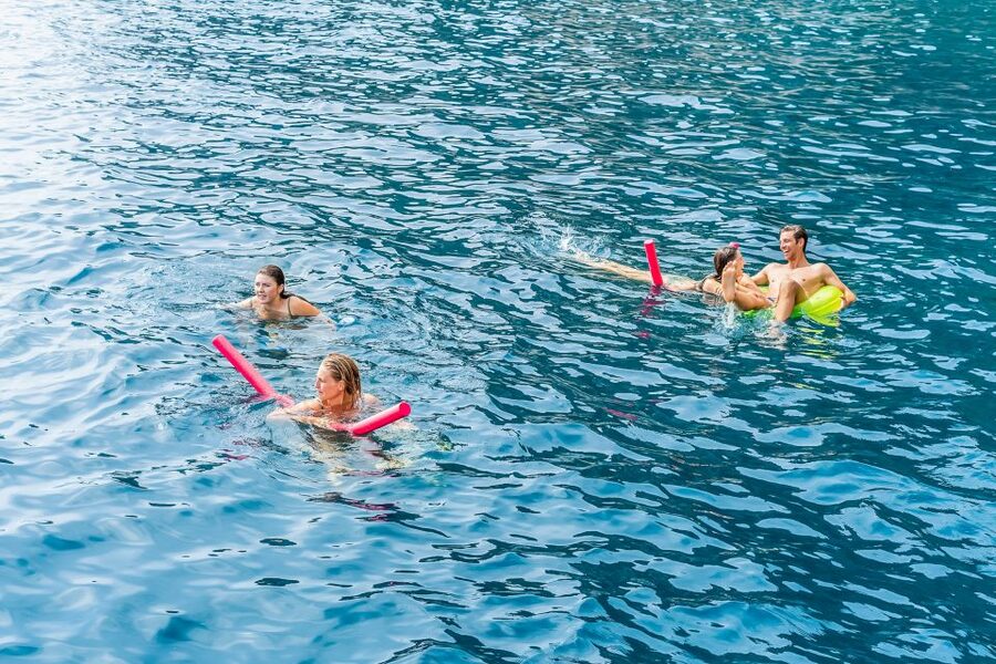 Sorrento: Exclusive Capri Boat Tour and Optional Blue Grotto - Cruising Capri’s coastline: Faraglioni, grottos, and Punta Carena