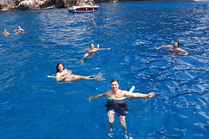 Sorrento: Exclusive Capri Private Boat Tour & Blue Grotto - Anacapri lighthouse views and Grotta Verde’s quick color burst
