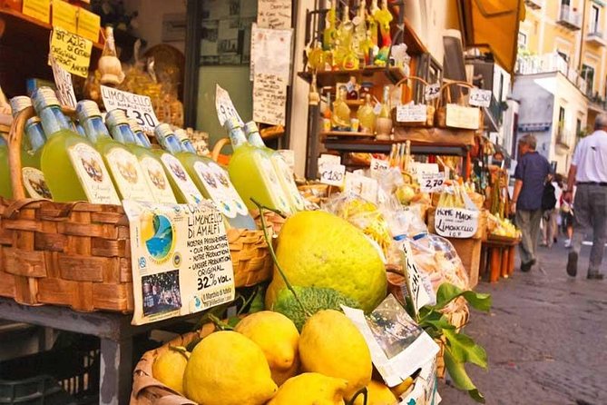 Sorrento Food Walking Tour - Walking the historical center: why the small-group format matters
