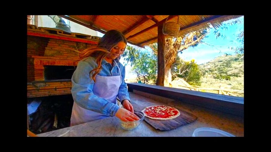 Sorrento: Half-Day Pizza Making, Wine, Limoncello & Pick-Up - Why this pizza class feels different in Sorrento hills