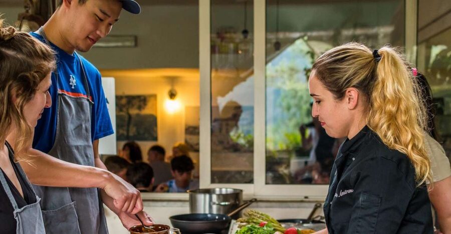 Sorrento: Hands-on Cooking Class - Where you start in Sorrento, and why Piazza Tasso helps