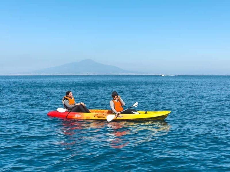Sorrento: kayak small group tour to Bagni Regina Giovanna - Photos, showers, and the included extras that add real value