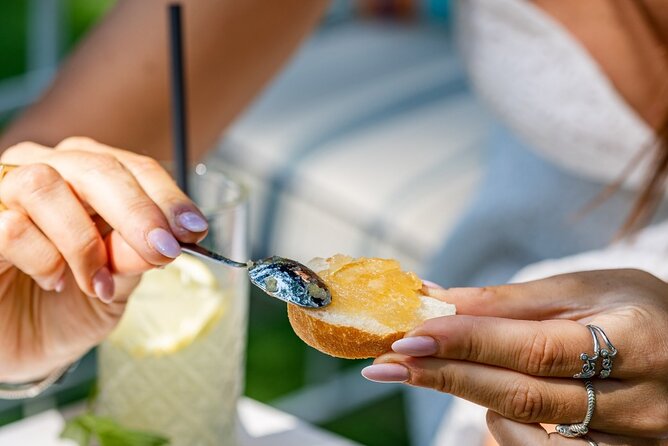Sorrento Lemon Grove Experience with Local Product Tasting - Limoncello and local food flavors: how to taste smarter