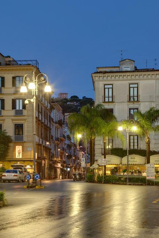 Sorrento: Night time Walking Tour & Limoncello Tasting - Sedil Dominova and the Narrow Alleys: Where the City’s Power Lived