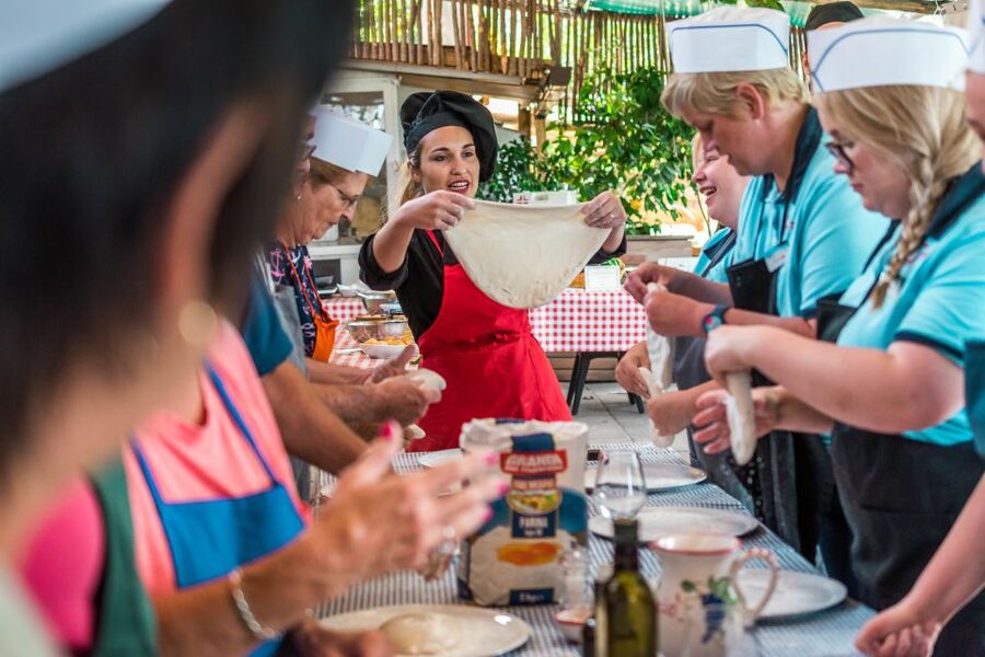 Sorrento: Pizza Making Class - Sorrento Pizza Lesson: Why This One Feels Like the Real Deal