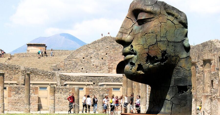 Sorrento: Pompeii and Vesuvius Day Trip with Entry and Lunch - Mount Vesuvius: a crater-edge walk without the hardest climb