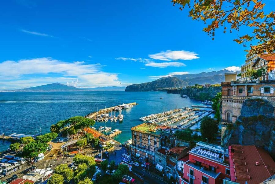 SORRENTO POSITANO AMALFI: PRESTIGE TOUR FROM NAPLES - Positano for 1.5 Hours: What to Prioritize in a Cliffside Town