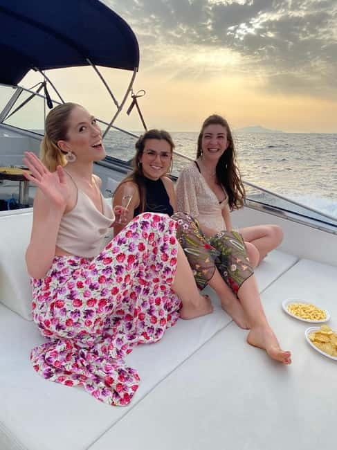 Sorrento: Sunset Coastal Boat Tour with Aperitif - Massa Lubrense sunset break with spirits and photo time