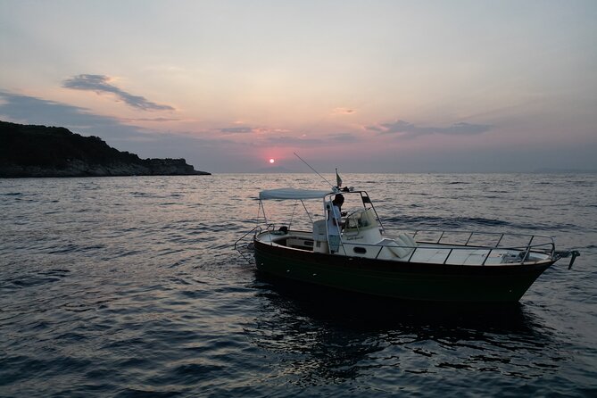 Sorrento Sunset Private Tour - Premium 28ft Boat - Should You Book This Sorrento Sunset Boat Tour?