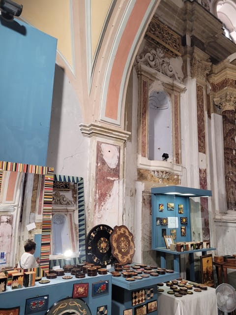 Sorrento through the eyes of a local - Enter Piazza Tasso with Torquato Tasso as your anchor