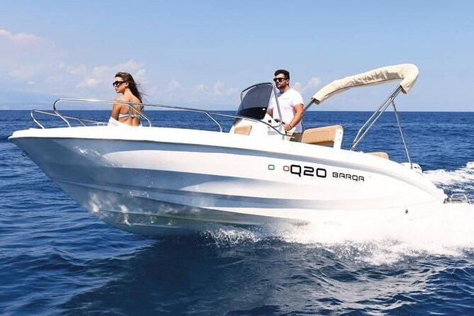 Sorrentomaxiboat tours to Capri - A private Capri cruise from Sorrento, priced for up to 6