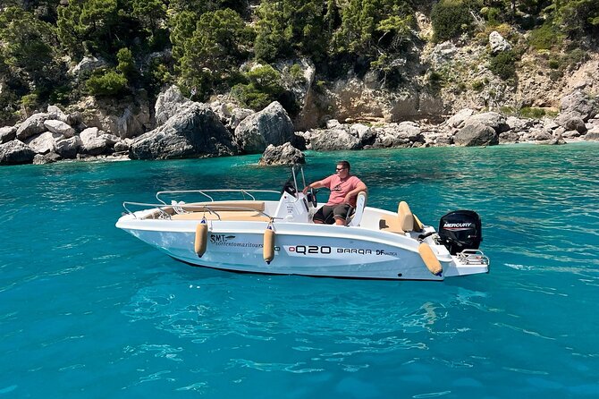 Sorrentomaxiboat tours to Capri - Sailing the Sorrento Coast and passing Queen Giovanna’s villa ruins
