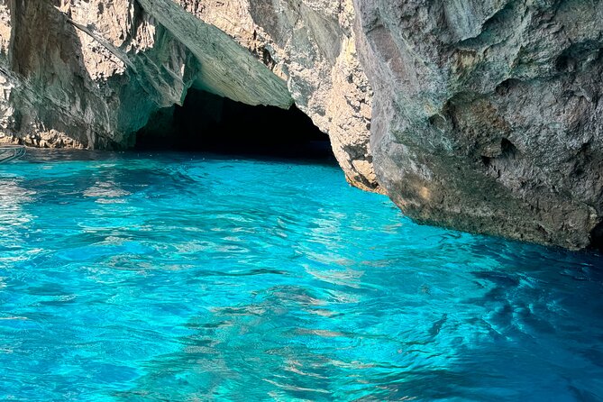 Sorrentomaxiboat tours to Capri - Snorkeling and swimming off Capri: gear and towels are included